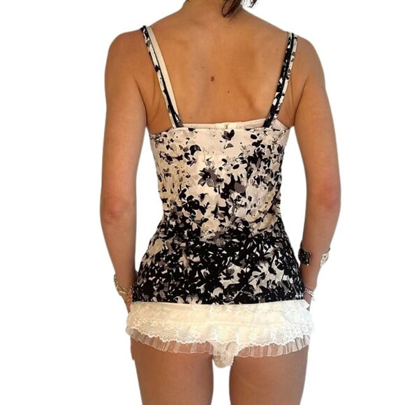 2/$30 White House Black Market Black & White Floral Ruched Chest Cami Top #8717 - Picture 5 of 11